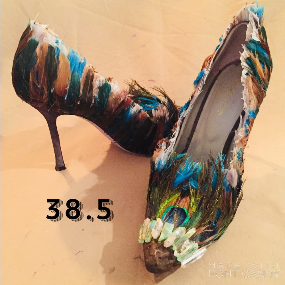 Feathered pumps